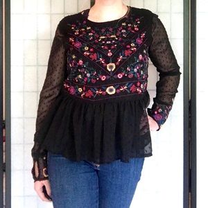 Zara Embroidered Top size L